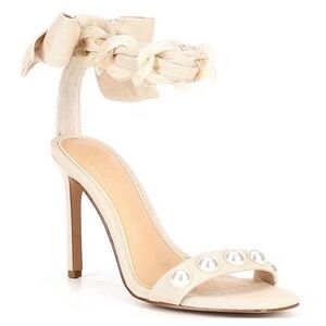 Gianni Bini x Jess Southern Jean Pearl Bow Dress
Heeled Sandals Cream size 8.5